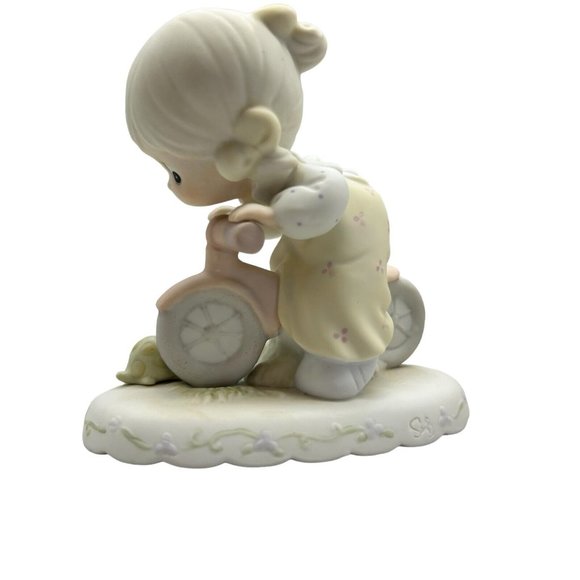 Precious Moments by Enesco Collector Growing in Grace Age 6 Birthday  136255 - Picture 5 of 12